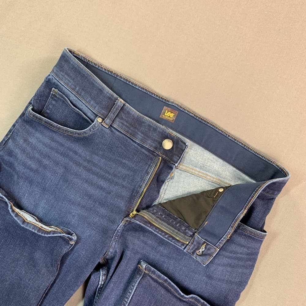 Lee Jeans Womens Plus 18W Petite Blue MED Wash High Rise Straight Stretch 38x29